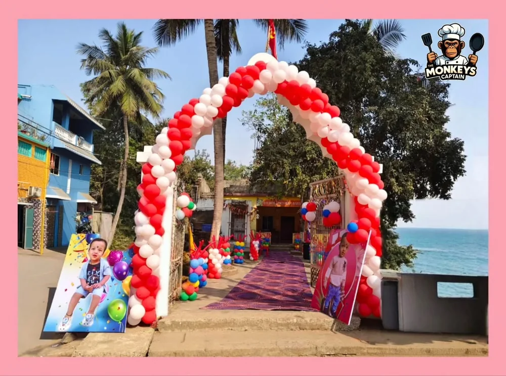 Balloon arch decoration for an outdoor event